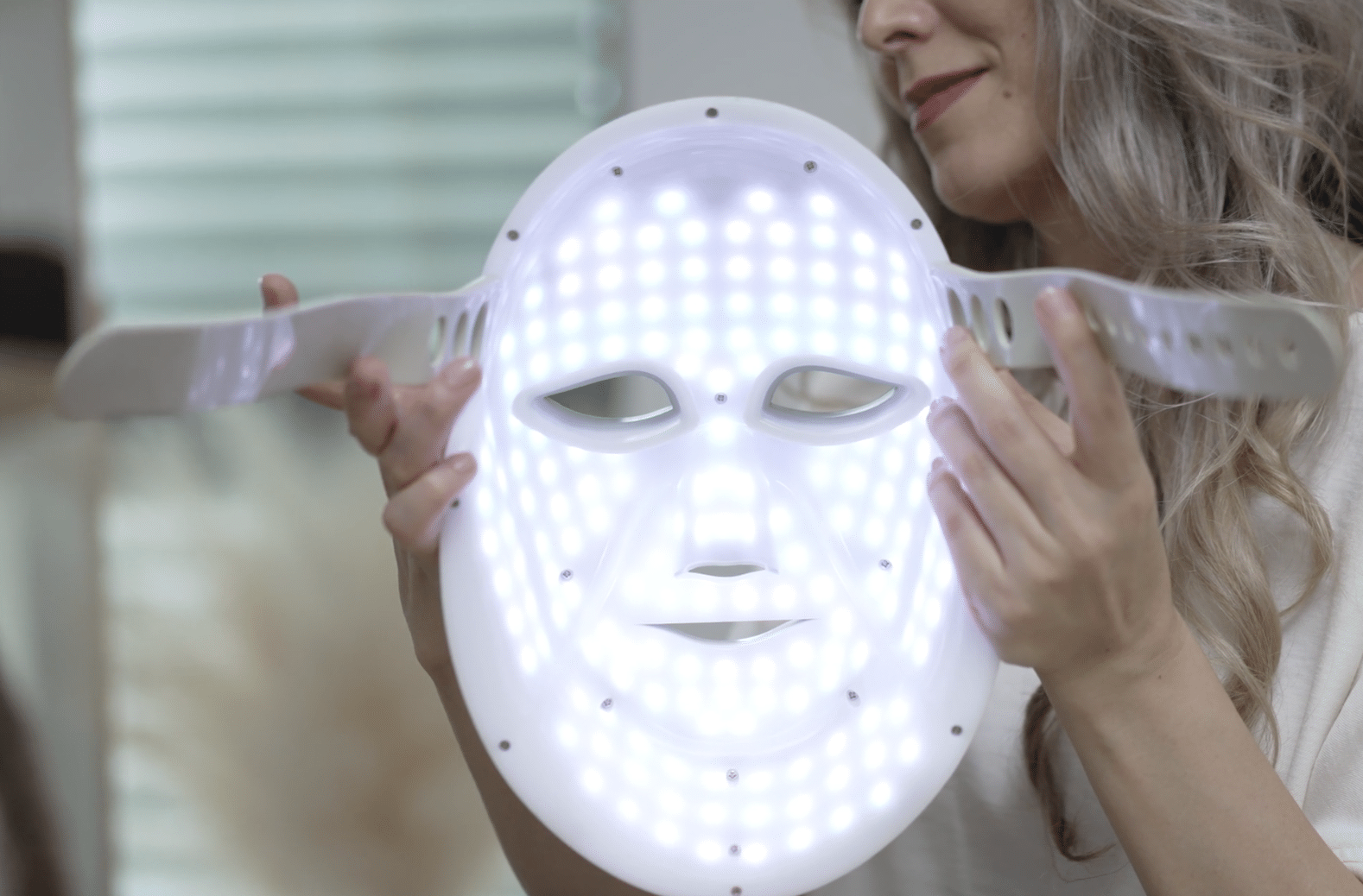 The Cleopatra LED mask has 192 LEDs